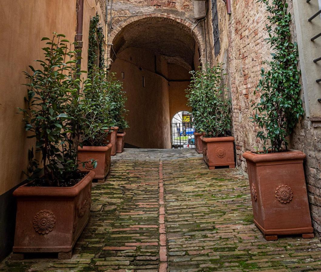 Domus Nannini Spa - L' Arco Di Matteotti Siena Buitenkant foto